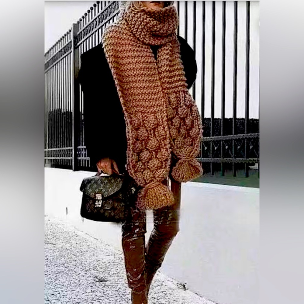 Mum’s Handmade Bubble Ribbed Scarf - Picture 3 of 11